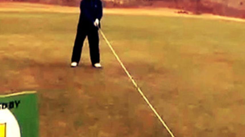 En uzun golf sopasıyla oynama rekorunu kırdı