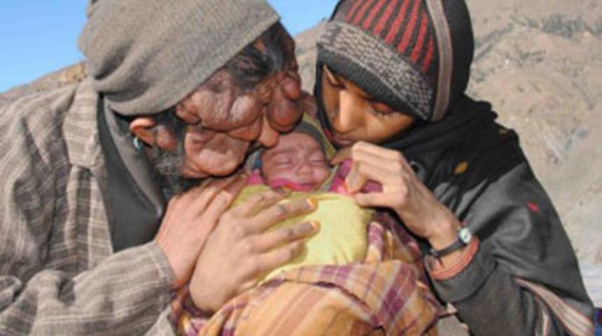 Y&uuml;zs&uuml;z adam baba oldu!