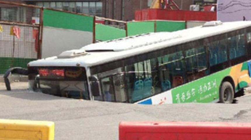 Yer yarılınca bakın ne oldu