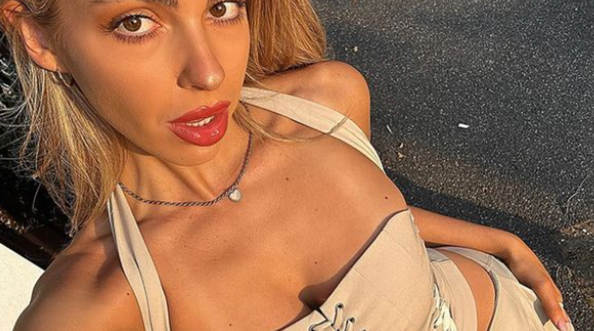 Bikinili fotoğraflarını beğenen erkeklere tepki gösterdi! "Ciddi ilişkiniz varsa benden uzak durun" 