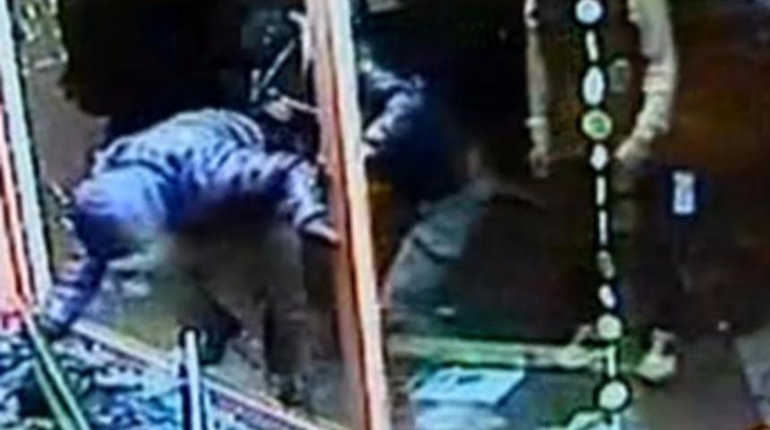 30 saniyede hırsızlık kamerada!