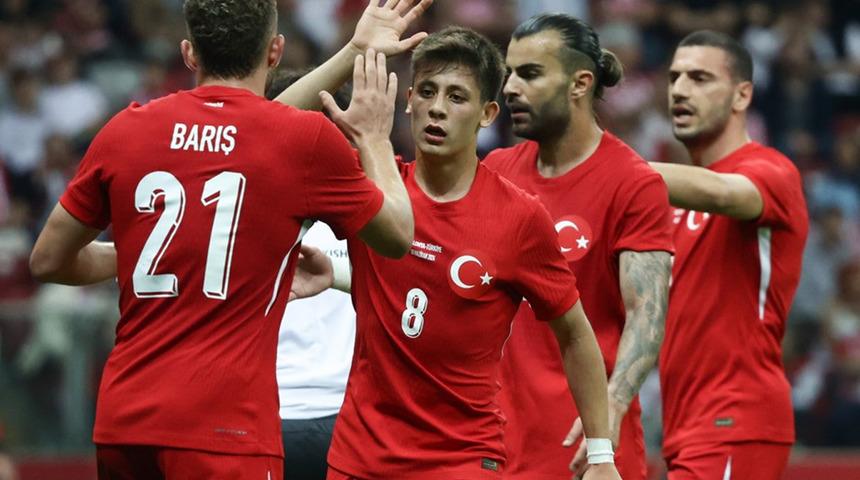 Türkiye-Gürcistan maçında ilk 11'ler belli oldu! Montella'dan sürpriz tercih...