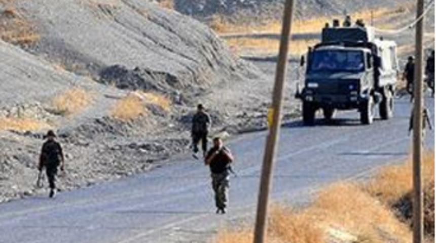 Elazığ'da &ccedil;atışma: 3 PKK'lı &ouml;ld&uuml;r&uuml;ld&uuml;