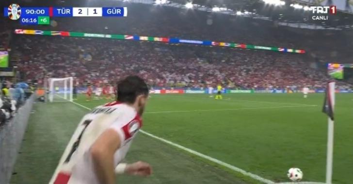 Gürcistan maçında tarihe geçecek karambol! Rakip kaleci ceza sahamıza geldi, saniyeler sonra topu ağlara gönderdik! G3