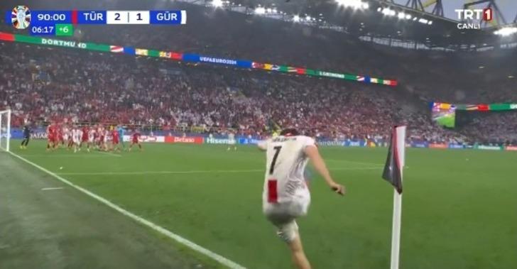 Gürcistan maçında tarihe geçecek karambol! Rakip kaleci ceza sahamıza geldi, saniyeler sonra topu ağlara gönderdik! G4