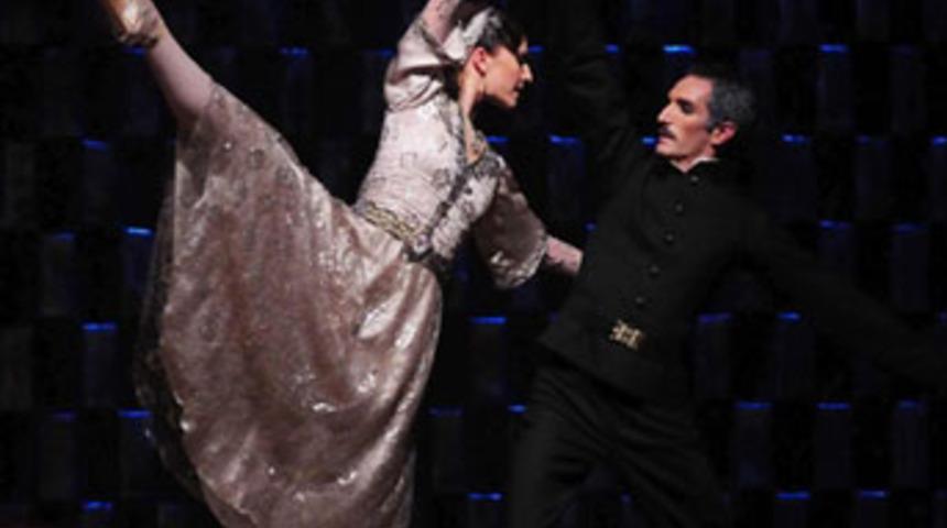 Şimdi de mini etek krizi