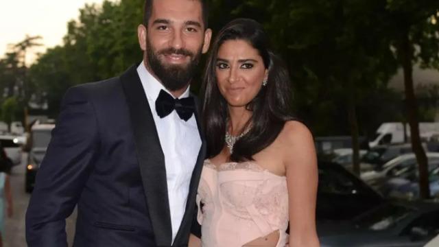 2.1 milyon Euro'luk arabasıyla gündemdeydi! Arda Turan'ın eşi Aslıhan Doğan şimdi de İsviçre’den ev istiyor