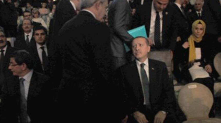 Kılı&ccedil;daroğlu, Erdoğan ile tokalaşmadı