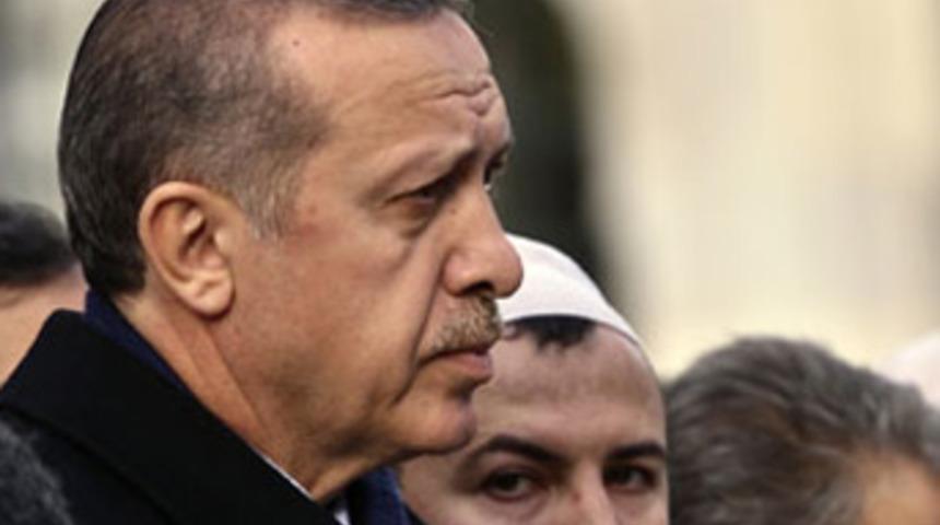 Cenazede cemaate seslendi