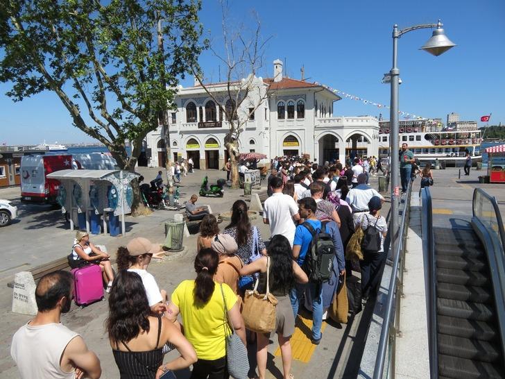 Kalabalıktan kuyruktan çıkamadı! Adalar'a gitmek zorunda kaldı... "Mecbur gönderiliyorum" G4