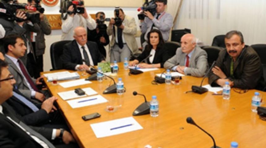 28 Şubat&rsquo;ta fişlenen 33 vali bug&uuml;n g&ouml;revde