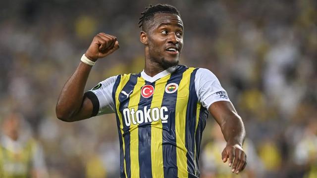 Galatasaray Batshuayi ile anlaşma sağladı! Fenerbahçe'ye tarihi transfer çalımı 640xauto