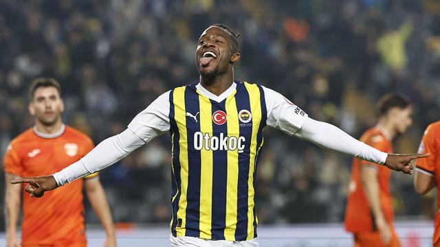 Galatasaray Batshuayi ile anlaşma sağladı! Fenerbahçe'ye tarihi transfer çalımı 640xauto