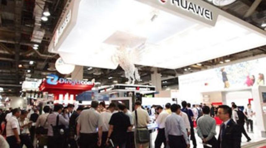 Huawei, Apple&rsquo;a ve Samsung&rsquo;a Kafa Tutuyor