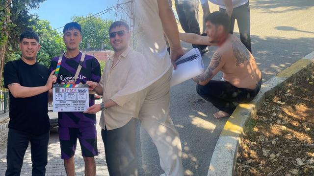 Adana’dan geldiler dizi setini taradılar! Başrol oyuncusu kanlar içinde kaldı işte o anlar