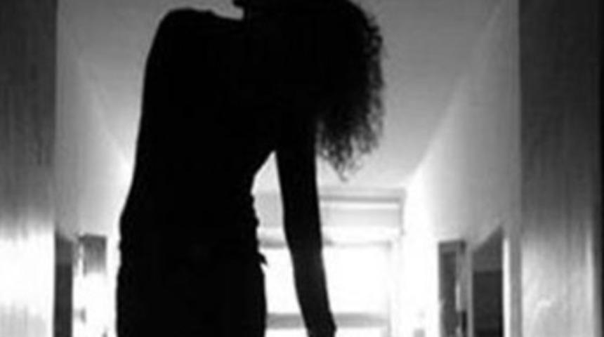 17 yaşındaki anne intihar etti