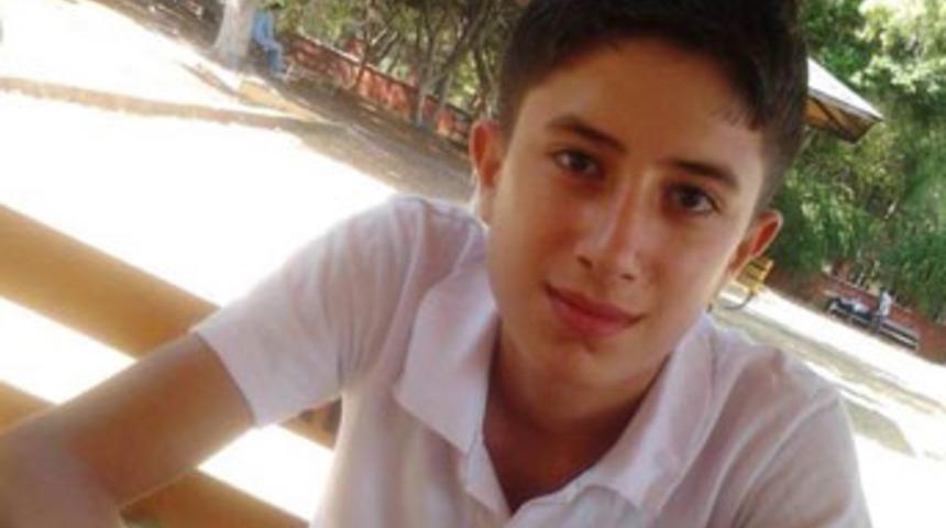 Kazadan kurtuldu, babası &ouml;ld&uuml;rd&uuml;