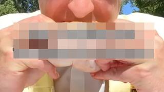 Mide bulandıran yeme rutini! Testosteron seviyesini arttırdığını söyledi... Her gün çiğ boğa testisi yiyorum