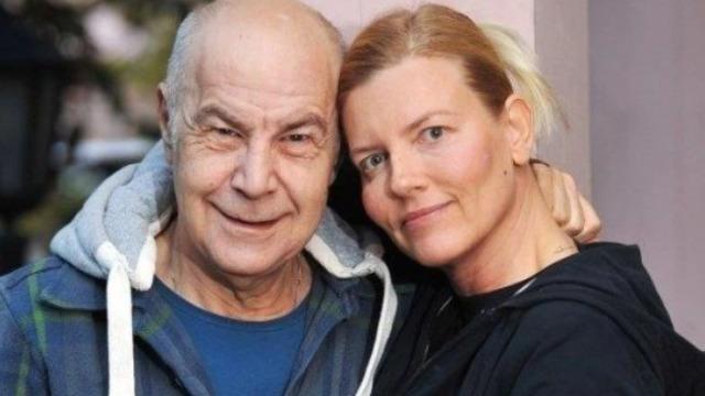 Mazhar Alanson'un eşi Biricik Suden arkasını dönüp poz verdi! 'Sırtı biraz fazla mı çalışmışım?'