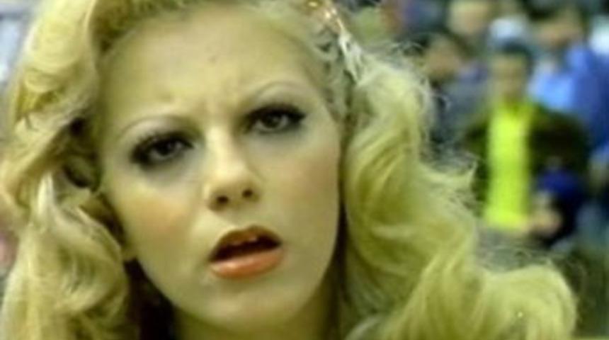 Ünlü sanatçı trafik kurbanı!