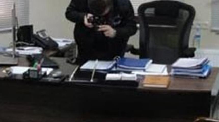 AK Partili belediyeye polis baskını