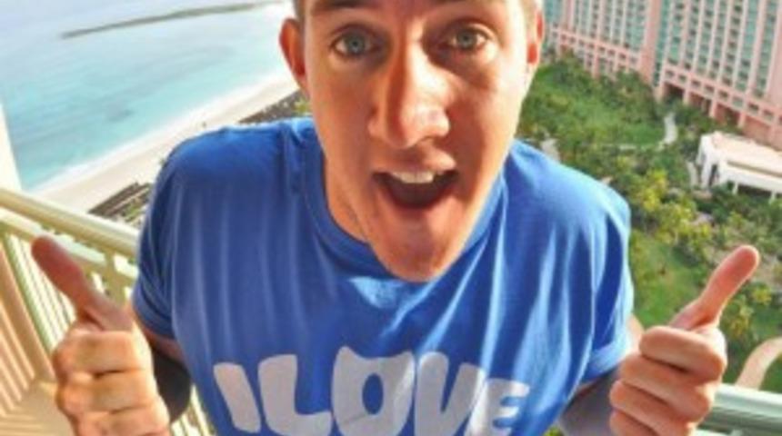 Soyadını 45 bin dolara sattı...