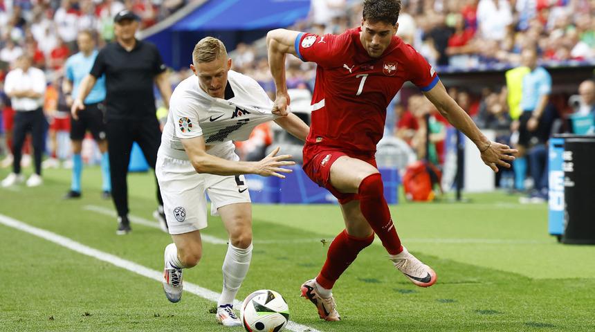 Sırbistan 90+6'da attığı golle puanı kurtardı! Slovenya son saniyede yıkıldı
