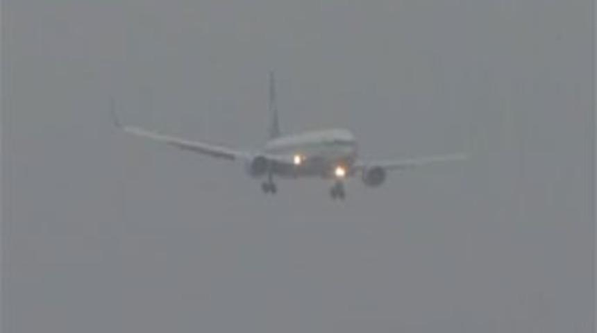 U&ccedil;aklar beşik gibi sallandı