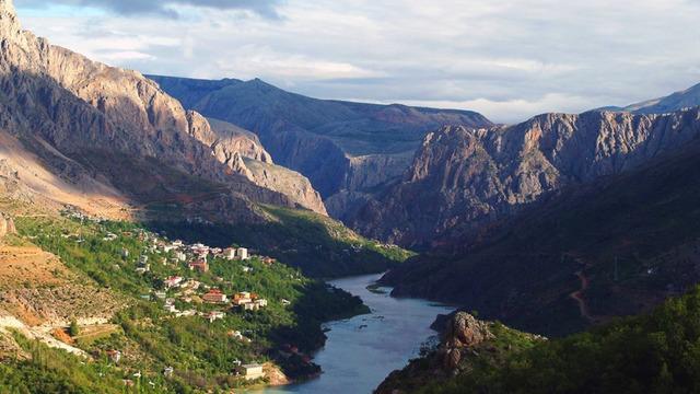 Sakin şehirde nüfus patlaması: Tam 10 katı! Bayram tatili bitiyor ama hala oraya akın ediyorlar... ABD'den sonra o ilçe geliyor
