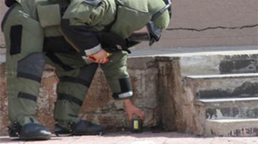 'İ&ccedil;erde bomba var diyorum. Git patla o zaman'