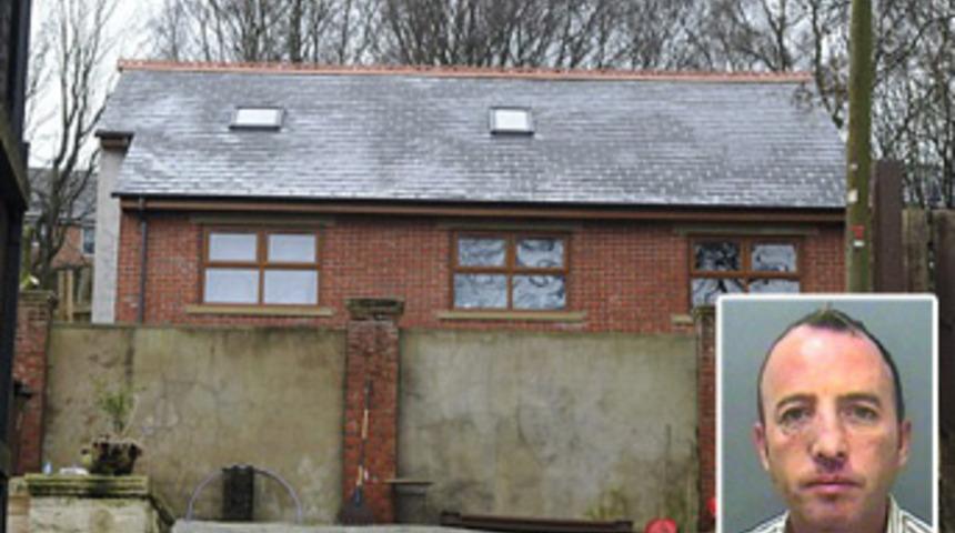 Evini uyuşturucu fabrikasına &ccedil;evirdi!