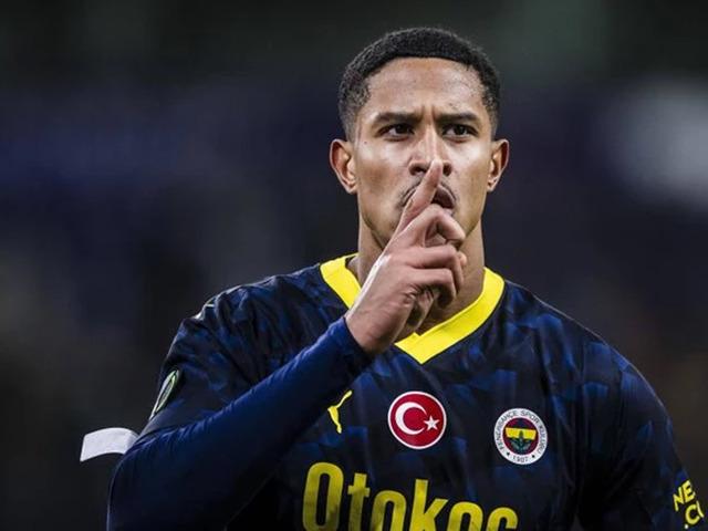 Galatasaray iddiaları çıkan Fenerbahçe'li Jayden Oosterwolde'den cevap!