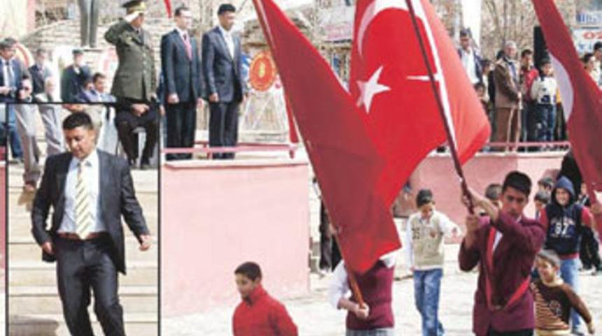 BDP&rsquo;li başkandan askere protesto