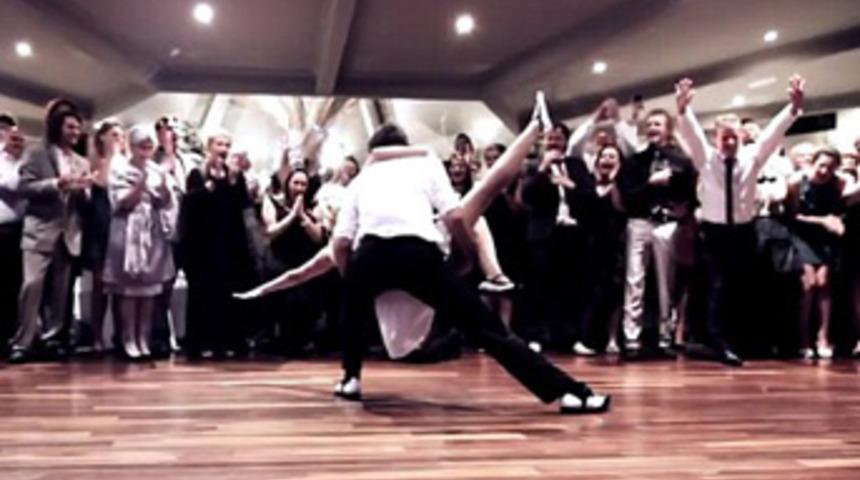 Gelin ve damattan muhteşem şov!