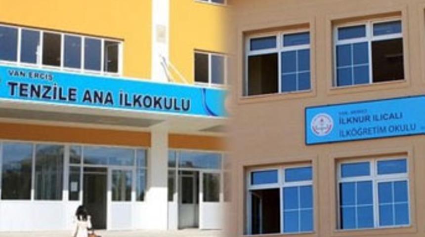 Atatürk ve Cumhuriyet tabelaları indi