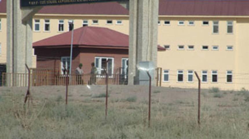 182 kişi a&ccedil;lık grevine son verdi