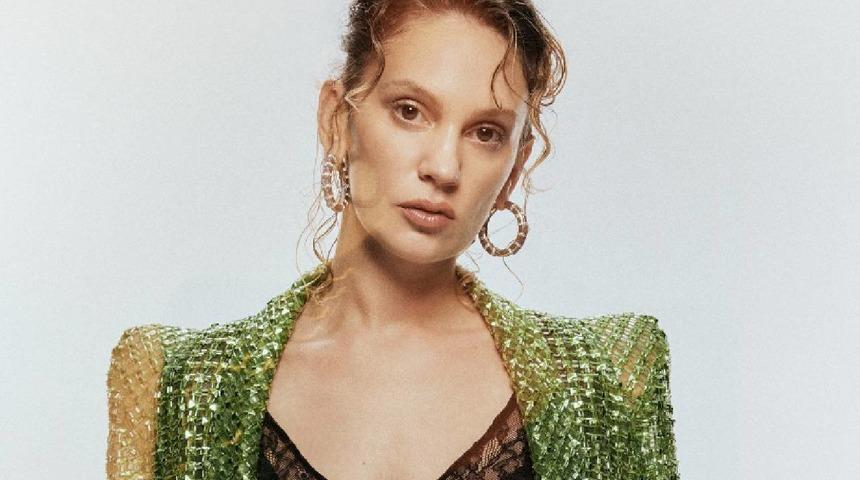 Ünlü oyuncu Farah Zeynep Abdullah kendisine mesaj atan takipçisinin o isteğini ifşaladı! "Karaborsaya geldim"