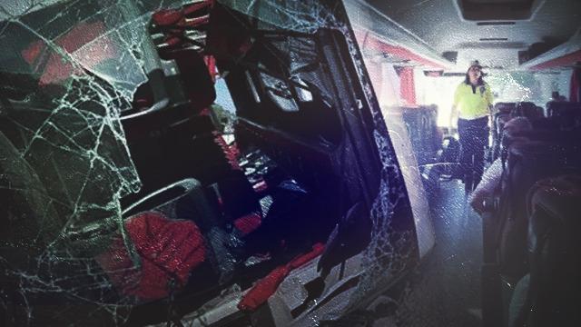 İbretlik görüntü! Kazadan dakikalar önce otobüse binen polis, 23 kişinin hayatını kurtardı