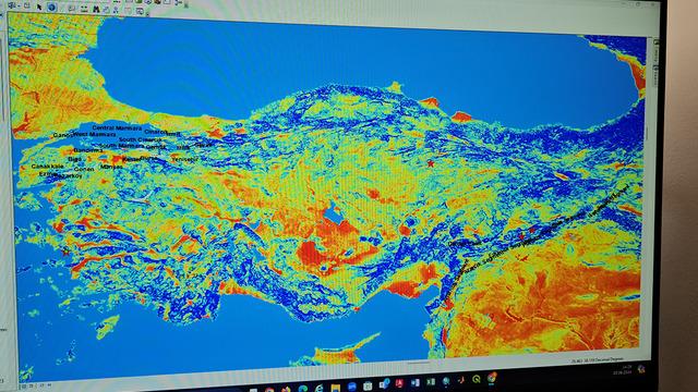 Bu uygulamaya bakmadan ev satın almayın! Tamamen ücretsiz: İşte her vatandaşın kullanabileceği Deprem Bilgi Sistemi