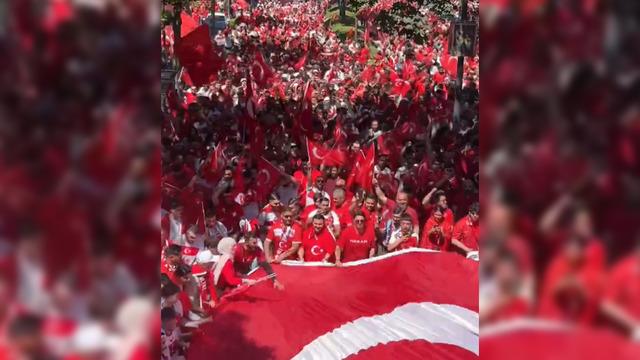 Dortmund sokaklarına Türk akını! Mehter Marşı ile stada gittiler