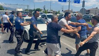 Tokat'ta yumruklu 'yol verme' kavgası kamerada