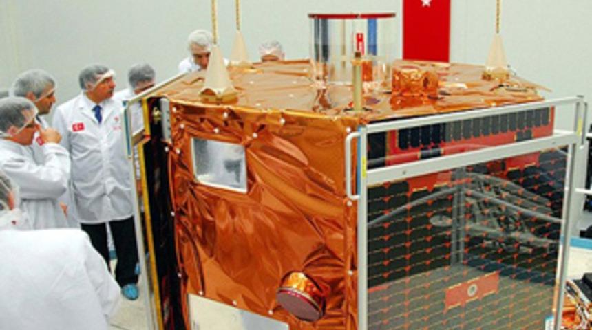 G&ouml;kt&uuml;rk-2 uydusu &Ccedil;in yolcusu