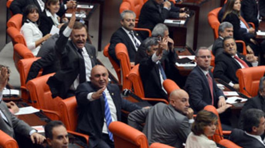 Suriye tezkeresi TBMM'den ge&ccedil;ti