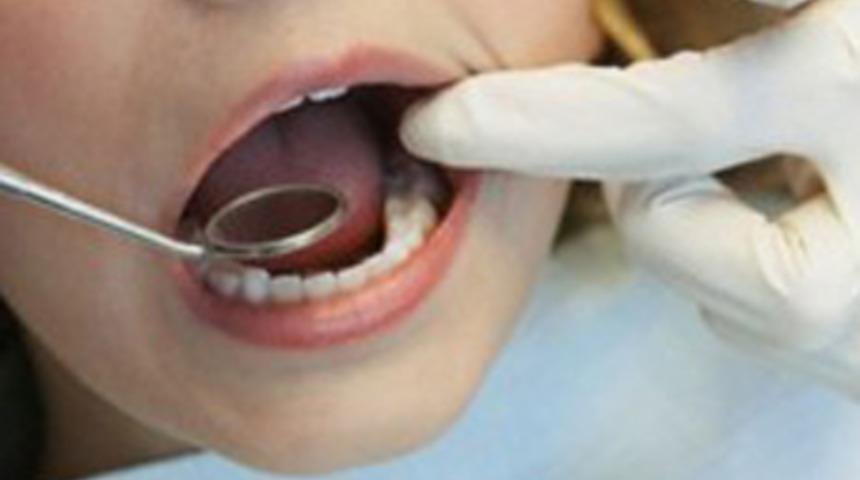 Diş doktoruna gitti, gözünü kaybetti