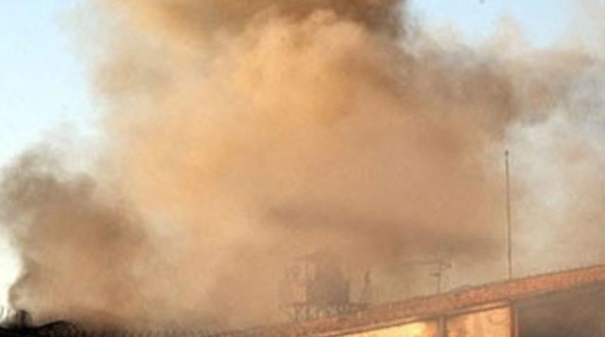 A&ccedil;lık grevindeki PKK'lılar cezaevini yaktı