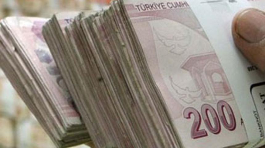 Bankanın 500 bin lirasını alıp ka&ccedil;tı