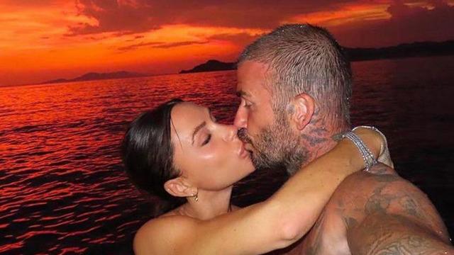 David Beckham'ı İspanyol mankenle yatakta basmış! Eşin telefonda...