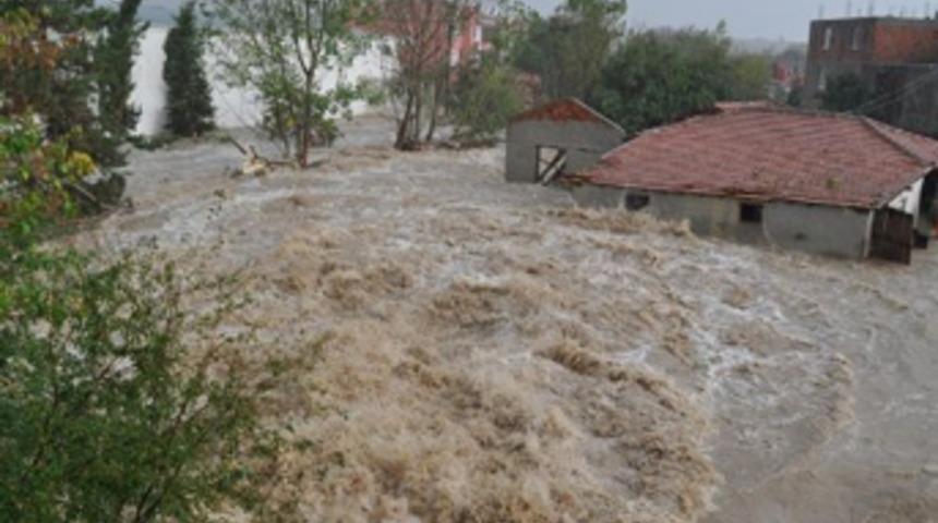 Lüleburgaz'da sel 3 can aldı