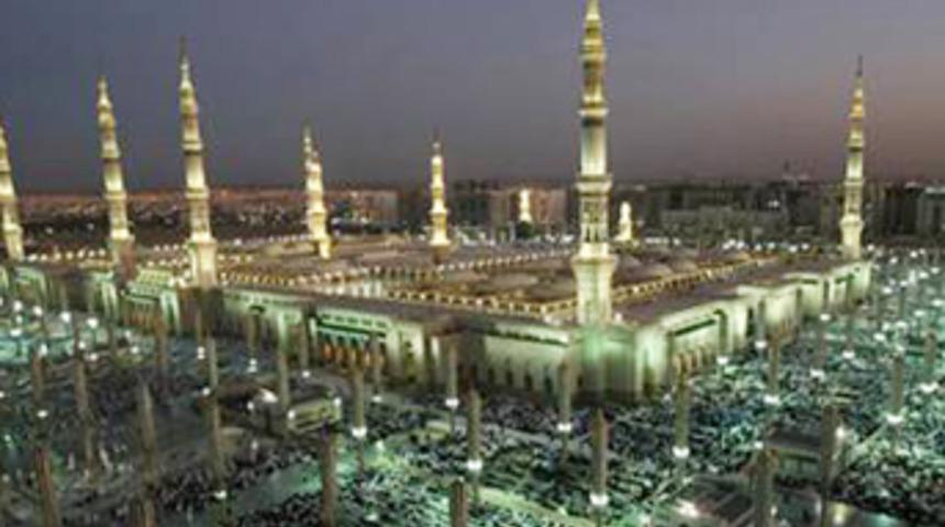 Sıra Hz.Peygamber'in kabrine geldi