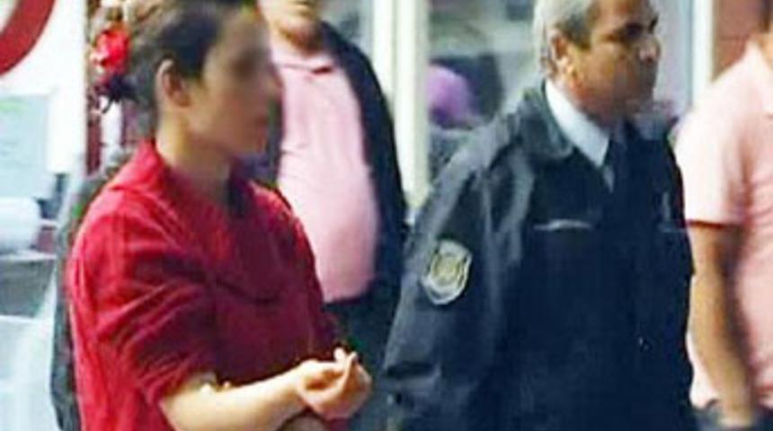 Kendini pazarlayan eşini bıçakladı